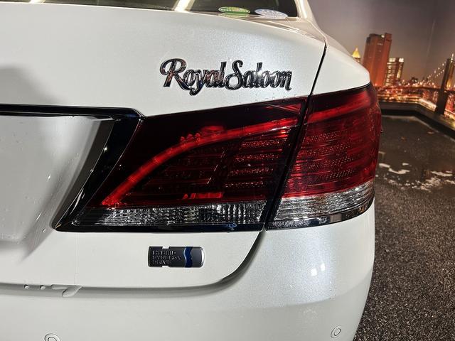 クラウンハイブリッド ロイヤルサルーン　（禁煙車）（メーカーＨＤＤナビ）（バックカメラ）（レーダークルーズ）（クリアランスソナー）（ＨＩＤ）（パワーシート）（シートヒーター）（ＥＴＣ）（Ｂｌｕｅｔｏｏｔｈオーディオ）（純正１６インチＡＷ）（41枚目）