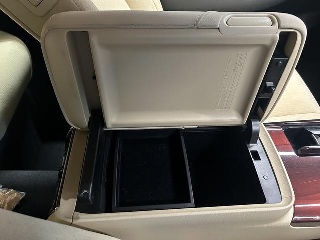 クラウンハイブリッド ロイヤルサルーン　（禁煙車）（メーカーＨＤＤナビ）（バックカメラ）（レーダークルーズ）（クリアランスソナー）（ＨＩＤ）（パワーシート）（シートヒーター）（ＥＴＣ）（Ｂｌｕｅｔｏｏｔｈオーディオ）（純正１６インチＡＷ）（54枚目）