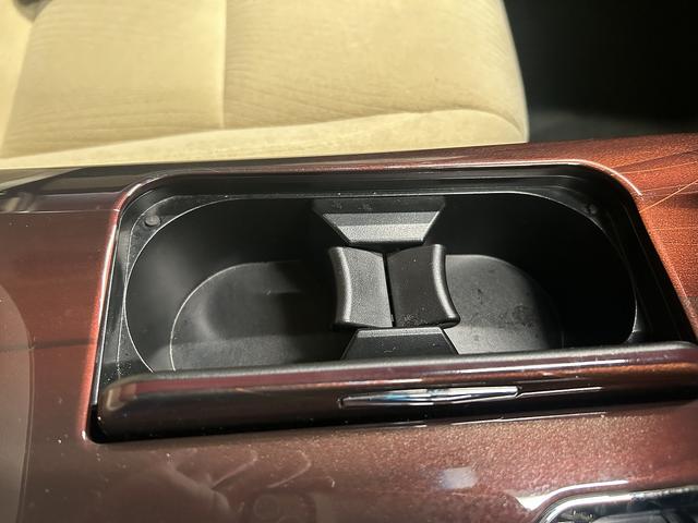 クラウンハイブリッド ロイヤルサルーン　（禁煙車）（メーカーＨＤＤナビ）（バックカメラ）（レーダークルーズ）（クリアランスソナー）（ＨＩＤ）（パワーシート）（シートヒーター）（ＥＴＣ）（Ｂｌｕｅｔｏｏｔｈオーディオ）（純正１６インチＡＷ）（58枚目）