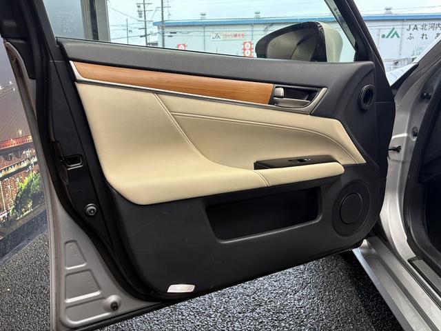 ＧＳ ＧＳ３００ｈ　Ｉパッケージ　（禁煙車）（ベージュ本革）（メーカーナビ）（バックカメラ）（レーダークルーズ）（クリアランスソナー）パドルシフト（スマートキー）（パワーシート）（シートエアコン）（ＥＴＣ）（純正１７インチＡＷ）（38枚目）