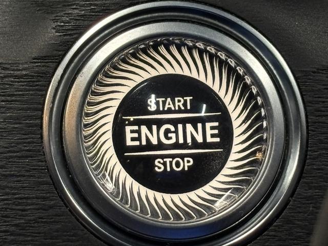 �y�X�}�[�g�L�[���v�b�V���X�^�[�g�z�h�A�n���h�����y������A�܂��̓h�A�n���h���̃X�C�b�`�����������Ŏ{���{�����ł��܂���܂��u���[�L�𓥂݂Ȃ���X�^�[�g�{�^�������������ŁA�G���W�����n�����܂���