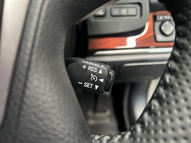 �������H�ŕ֗��ȁy�N���[�Y�R���g���[���z�������ς݁B�A�N�Z���𗣂��Ă���葬�x�ő��s���ł��鑕���ł��B�����������X�C�b�`����łn�j�ł��B