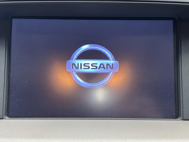 シーマ ハイブリッド　（禁煙車）（サンルーフ）（メーカーＨＤＤナビ）（バックカメラ）（レーダークルーズ）（パワーシート）（シートメモリー）（ビルトインＥＴＣ）（Ｂｌｕｅｔｏｏｔｈ対応）（ＨＩＤヘッド）（純正１８インチＡＷ）（6枚目）