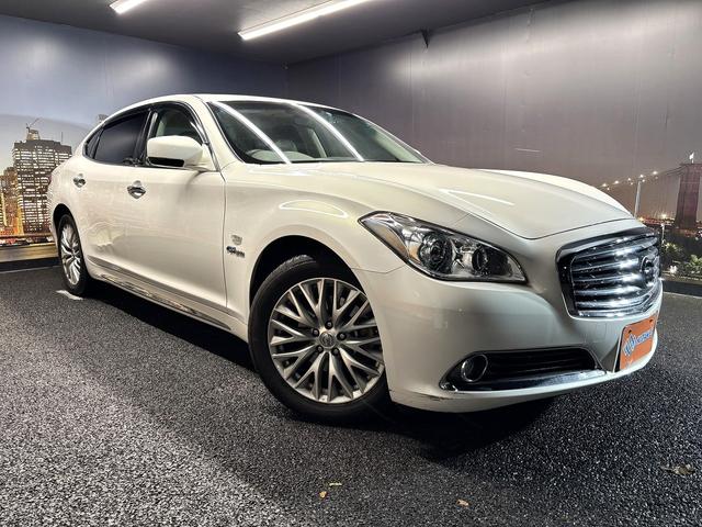 シーマ ハイブリッド　（禁煙車）（サンルーフ）（メーカーＨＤＤナビ）（バックカメラ）（レーダークルーズ）（パワーシート）（シートメモリー）（ビルトインＥＴＣ）（Ｂｌｕｅｔｏｏｔｈ対応）（ＨＩＤヘッド）（純正１８インチＡＷ）（22枚目）