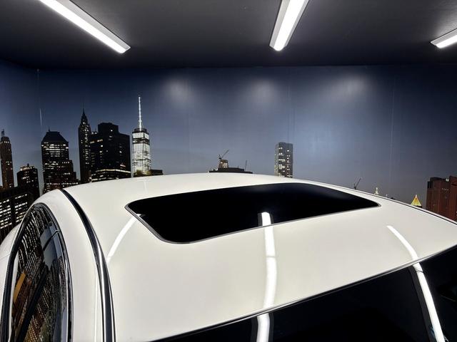 シーマ ハイブリッド　（禁煙車）（サンルーフ）（メーカーＨＤＤナビ）（バックカメラ）（レーダークルーズ）（パワーシート）（シートメモリー）（ビルトインＥＴＣ）（Ｂｌｕｅｔｏｏｔｈ対応）（ＨＩＤヘッド）（純正１８インチＡＷ）（30枚目）