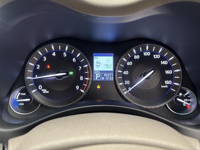 シーマ ハイブリッド　（禁煙車）（サンルーフ）（メーカーＨＤＤナビ）（バックカメラ）（レーダークルーズ）（パワーシート）（シートメモリー）（ビルトインＥＴＣ）（Ｂｌｕｅｔｏｏｔｈ対応）（ＨＩＤヘッド）（純正１８インチＡＷ）（35枚目）