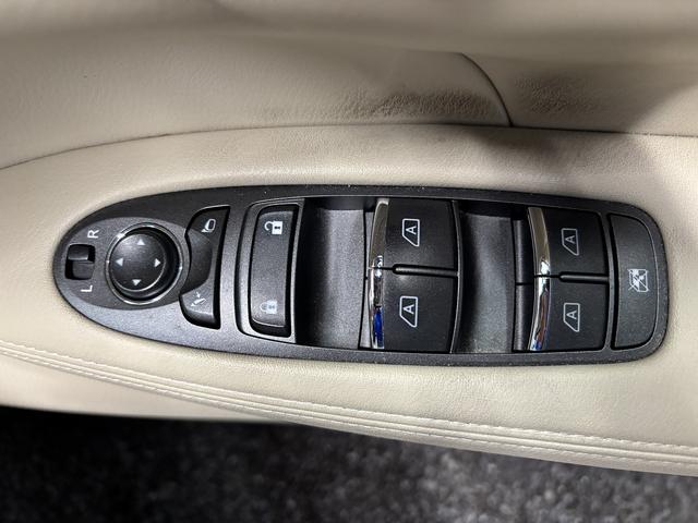 シーマ ハイブリッド　（禁煙車）（サンルーフ）（メーカーＨＤＤナビ）（バックカメラ）（レーダークルーズ）（パワーシート）（シートメモリー）（ビルトインＥＴＣ）（Ｂｌｕｅｔｏｏｔｈ対応）（ＨＩＤヘッド）（純正１８インチＡＷ）（45枚目）