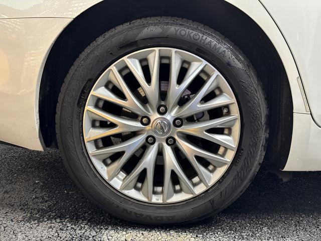 シーマ ハイブリッド　（禁煙車）（サンルーフ）（メーカーＨＤＤナビ）（バックカメラ）（レーダークルーズ）（パワーシート）（シートメモリー）（ビルトインＥＴＣ）（Ｂｌｕｅｔｏｏｔｈ対応）（ＨＩＤヘッド）（純正１８インチＡＷ）（58枚目）