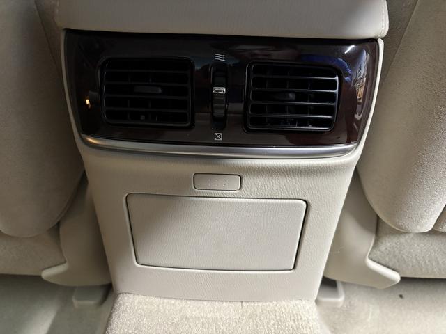 シーマ ハイブリッド　（禁煙車）（サンルーフ）（メーカーＨＤＤナビ）（バックカメラ）（レーダークルーズ）（パワーシート）（シートメモリー）（ビルトインＥＴＣ）（Ｂｌｕｅｔｏｏｔｈ対応）（ＨＩＤヘッド）（純正１８インチＡＷ）（59枚目）