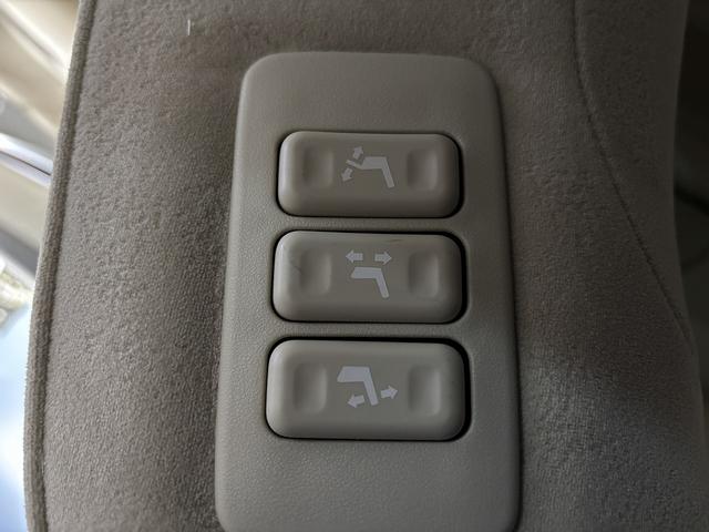 シーマ ハイブリッド　（禁煙車）（サンルーフ）（メーカーＨＤＤナビ）（バックカメラ）（レーダークルーズ）（パワーシート）（シートメモリー）（ビルトインＥＴＣ）（Ｂｌｕｅｔｏｏｔｈ対応）（ＨＩＤヘッド）（純正１８インチＡＷ）（65枚目）