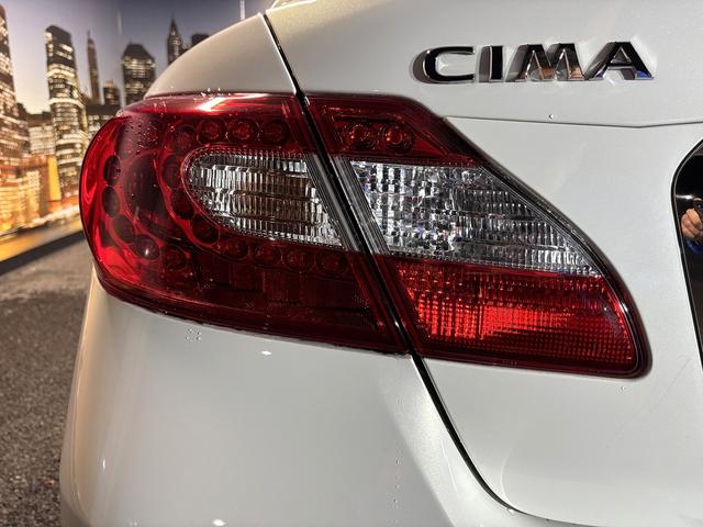 シーマ ハイブリッド　（禁煙車）（サンルーフ）（メーカーＨＤＤナビ）（バックカメラ）（レーダークルーズ）（パワーシート）（シートメモリー）（ビルトインＥＴＣ）（Ｂｌｕｅｔｏｏｔｈ対応）（ＨＩＤヘッド）（純正１８インチＡＷ）（66枚目）