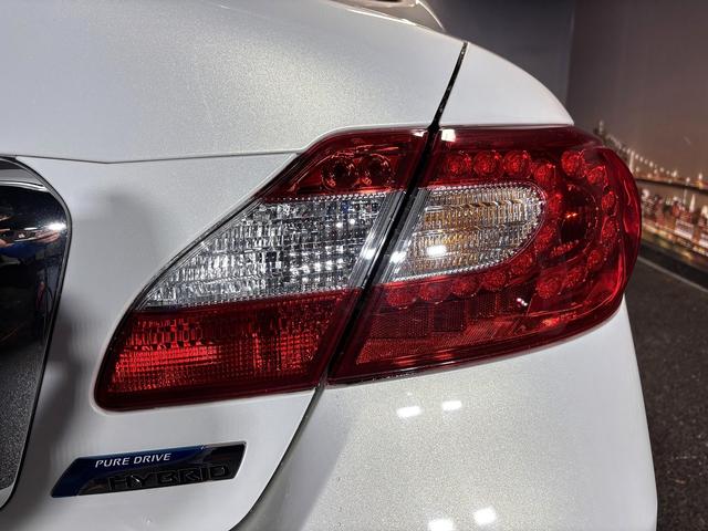 シーマ ハイブリッド　（禁煙車）（サンルーフ）（メーカーＨＤＤナビ）（バックカメラ）（レーダークルーズ）（パワーシート）（シートメモリー）（ビルトインＥＴＣ）（Ｂｌｕｅｔｏｏｔｈ対応）（ＨＩＤヘッド）（純正１８インチＡＷ）（67枚目）