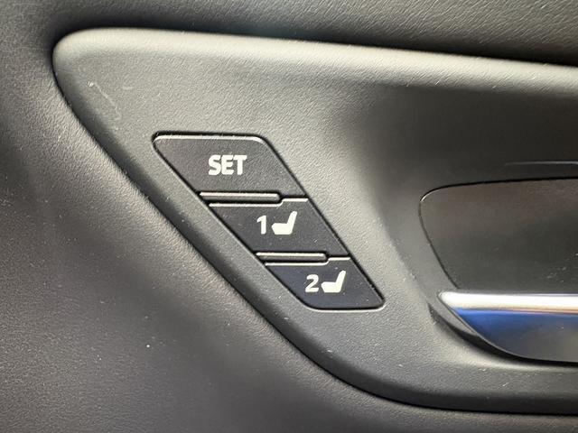 クラウンハイブリッド ＲＳアドバンス　（禁煙車）（黒本革シート）（メーカーＳＤナビ）（バックカメラ）（レーダークルーズ）（レーンキープ）（パワーシート）（ステアリングヒータ）（ビルトインＥＴＣ）（クリアランスソナー）（純正１８インチＡＷ）（12枚目）