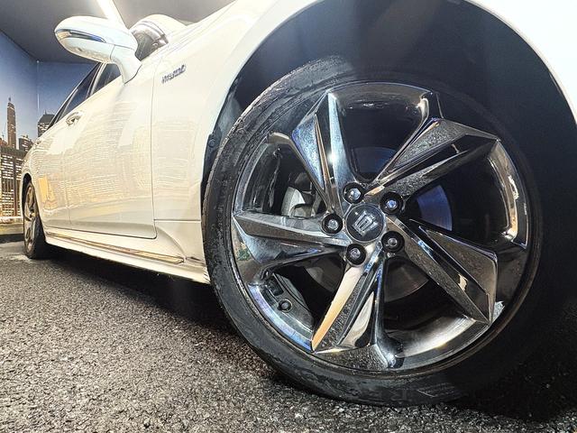 クラウンハイブリッド ＲＳアドバンス　（禁煙車）（黒本革シート）（メーカーＳＤナビ）（バックカメラ）（レーダークルーズ）（レーンキープ）（パワーシート）（ステアリングヒータ）（ビルトインＥＴＣ）（クリアランスソナー）（純正１８インチＡＷ）（15枚目）