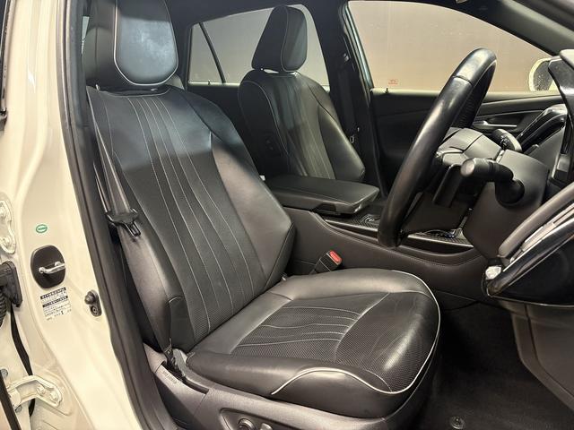 クラウンハイブリッド ＲＳアドバンス　（禁煙車）（黒本革シート）（メーカーＳＤナビ）（バックカメラ）（レーダークルーズ）（レーンキープ）（パワーシート）（ステアリングヒータ）（ビルトインＥＴＣ）（クリアランスソナー）（純正１８インチＡＷ）（17枚目）