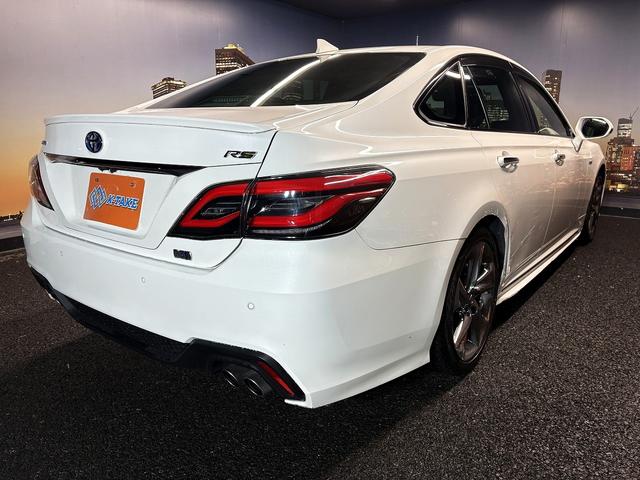 クラウンハイブリッド ＲＳアドバンス　（禁煙車）（黒本革シート）（メーカーＳＤナビ）（バックカメラ）（レーダークルーズ）（レーンキープ）（パワーシート）（ステアリングヒータ）（ビルトインＥＴＣ）（クリアランスソナー）（純正１８インチＡＷ）（23枚目）