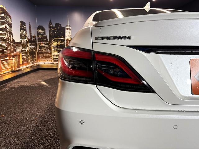 クラウンハイブリッド ＲＳアドバンス　（禁煙車）（黒本革シート）（メーカーＳＤナビ）（バックカメラ）（レーダークルーズ）（レーンキープ）（パワーシート）（ステアリングヒータ）（ビルトインＥＴＣ）（クリアランスソナー）（純正１８インチＡＷ）（45枚目）