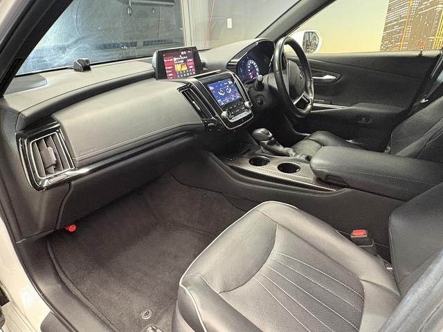 クラウンハイブリッド ＲＳアドバンス　（禁煙車）（黒本革シート）（メーカーＳＤナビ）（バックカメラ）（レーダークルーズ）（レーンキープ）（パワーシート）（ステアリングヒータ）（ビルトインＥＴＣ）（クリアランスソナー）（純正１８インチＡＷ）（58枚目）