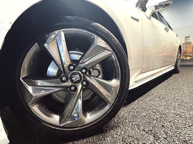 クラウンハイブリッド ＲＳアドバンス　（禁煙車）（黒本革シート）（メーカーＳＤナビ）（バックカメラ）（レーダークルーズ）（レーンキープ）（パワーシート）（ステアリングヒータ）（ビルトインＥＴＣ）（クリアランスソナー）（純正１８インチＡＷ）（67枚目）