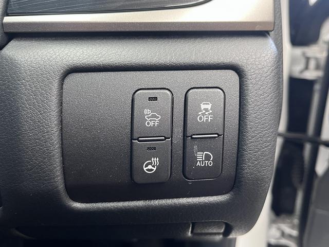 �y�I�[�g�}�`�b�N�n�C�r�[���z��s�Ԃ�Ό��Ԃ̃��C�g��F�����A�n�C�r�[���ƃ��[�r�[���������Ő؂�ւ��A�铹�̎��E���m�ۂ��܂���