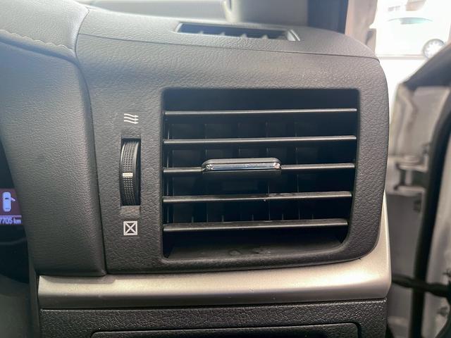 CT CT200h バージョンC (メーカーHDDナビ)(バックカメラ)(クルーズコントロール)(シートヒーター)(パドルシフト)(ビルトインETC)(LEDヘッド)(フォグ)(スマートキー&プッシュスタート)(純正16インチAW)(42枚目)