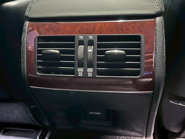 LS LS460 バージョンL (禁煙車)(後期型)(サンルーフ)(黒本革シート)(メーカーナビ)(マークレビンソン)(BSM)(レーダークルーズ)(コーナーセンサ)(純正エアサス)(シートヒーター&クーラー)(純正18インチAW)(32枚目)