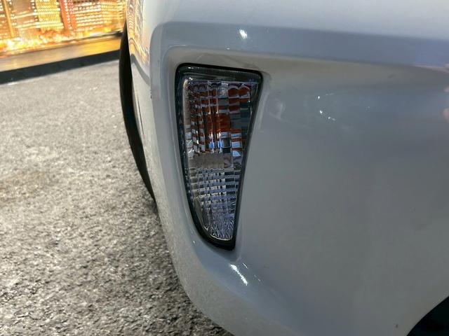 プリウス Ｓ　（禁煙車）（純正ＳＤナビ）（バックカメラ）（ステアリングヒーター）（シートヒーター）（ビルトインＥＴＣ）（ＨＩＤヘッドライト）（スマートキー＆プッシュスタート）（電動格納ミラー）（純正１５インチＡＷ）（46枚目）