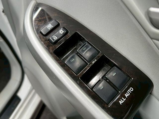 プリウス Ｓ　（禁煙車）（純正ＳＤナビ）（バックカメラ）（ステアリングヒーター）（シートヒーター）（ビルトインＥＴＣ）（ＨＩＤヘッドライト）（スマートキー＆プッシュスタート）（電動格納ミラー）（純正１５インチＡＷ）（56枚目）