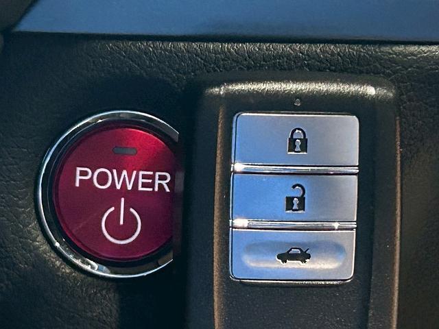 �y�X�}�[�g�L�[���v�b�V���X�^�[�g�z�h�A�n���h�����y������A�܂��̓h�A�n���h���̃X�C�b�`�����������Ŏ{���{�����ł��܂���܂��u���[�L�𓥂݂Ȃ���X�^�[�g�{�^�������������ŁA�G���W�����n�����܂���