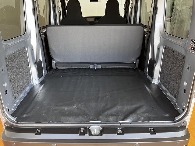 ハイゼットカーゴ ＤＸ　サポカーＳワイド適合　ディスプレイオーディオ　エアコン　アクセサリーソケット　コーナーセンサー　アイドリングストップ　光軸調整ダイヤル　横滑り防止機能　誤発進抑制機能　パワーウインドウ　キーレス（10枚目）