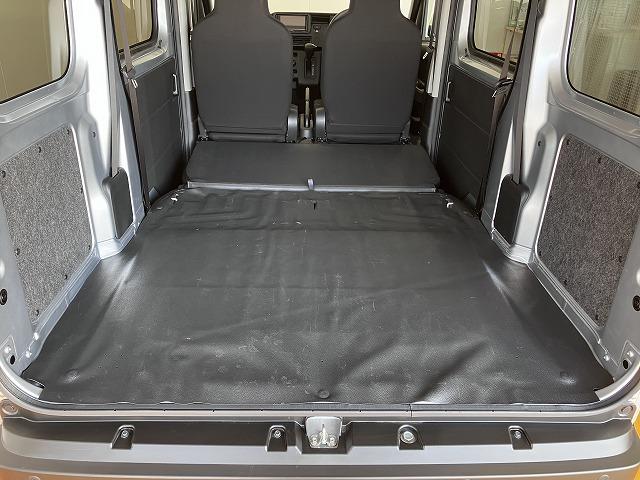 ハイゼットカーゴ ＤＸ　サポカーＳワイド適合　ディスプレイオーディオ　エアコン　アクセサリーソケット　コーナーセンサー　アイドリングストップ　光軸調整ダイヤル　横滑り防止機能　誤発進抑制機能　パワーウインドウ　キーレス（11枚目）