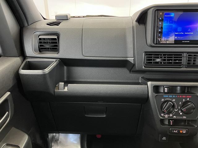 ハイゼットカーゴ ＤＸ　サポカーＳワイド適合　ディスプレイオーディオ　エアコン　アクセサリーソケット　コーナーセンサー　アイドリングストップ　光軸調整ダイヤル　横滑り防止機能　誤発進抑制機能　パワーウインドウ　キーレス（12枚目）