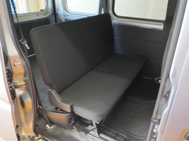 ハイゼットカーゴ ＤＸ　サポカーＳワイド適合　ディスプレイオーディオ　エアコン　アクセサリーソケット　コーナーセンサー　アイドリングストップ　光軸調整ダイヤル　横滑り防止機能　誤発進抑制機能　パワーウインドウ　キーレス（20枚目）