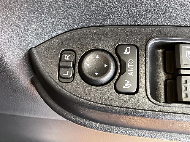 タント Ｘ　サポカーＳワイド適合　パノラマモニター対応　ミラクルオープンドア　片側オートスライドドア　電動パーキングブレーキ　コーナーセンサー　シートヒーター　ステアリングスイッチ　電動格納ミラー　キーフリー（17枚目）