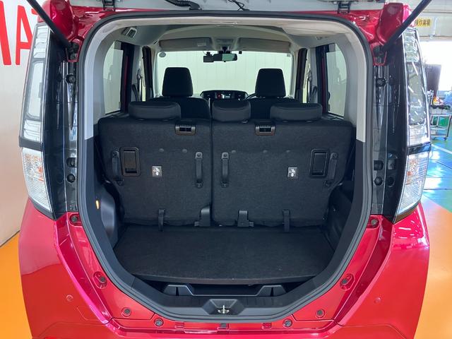 簡単な荷物が載せられるトランクルーム