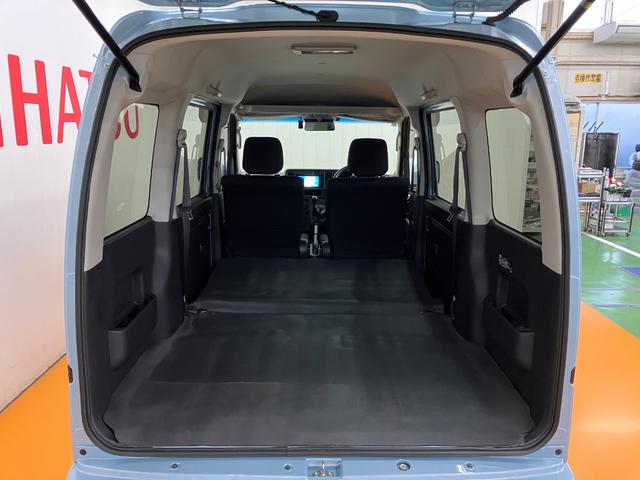 ハイゼットカーゴ クルーズＳＡＩＩＩ　４ＷＤ　サポカーＳワイド適合　Ｂカメラ　ＵＳＢ接続端子　ＥＴＣ　ドラレコ　エアコン　アクセサリーソケット　光軸調整ダイヤル　オートハイビーム　横滑り防止機能　誤発進抑制機能　電動格納ミラー　キーレス（11枚目）