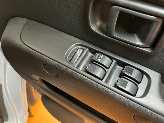 ハイゼットカーゴ クルーズＳＡＩＩＩ　４ＷＤ　サポカーＳワイド適合　Ｂカメラ　ＵＳＢ接続端子　ＥＴＣ　ドラレコ　エアコン　アクセサリーソケット　光軸調整ダイヤル　オートハイビーム　横滑り防止機能　誤発進抑制機能　電動格納ミラー　キーレス（17枚目）