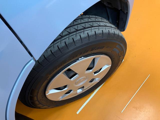 ハイゼットカーゴ クルーズＳＡＩＩＩ　４ＷＤ　サポカーＳワイド適合　Ｂカメラ　ＵＳＢ接続端子　ＥＴＣ　ドラレコ　エアコン　アクセサリーソケット　光軸調整ダイヤル　オートハイビーム　横滑り防止機能　誤発進抑制機能　電動格納ミラー　キーレス（27枚目）