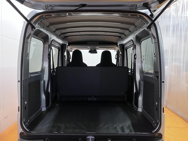 ハイゼットカーゴ ＤＸ　サポカーＳワイド適合　ラジオ　エアコン　アクセサリーソケット　コーナーセンサー　アイドリングストップ　光軸調整ダイヤル　横滑り防止機能　誤発進抑制機能　パワーウインドウ　キーレス（10枚目）