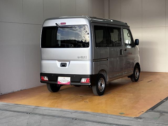 ハイゼットカーゴ ＤＸ　サポカーＳワイド適合　ラジオ　エアコン　アクセサリーソケット　コーナーセンサー　アイドリングストップ　光軸調整ダイヤル　横滑り防止機能　誤発進抑制機能　パワーウインドウ　キーレス（8枚目）