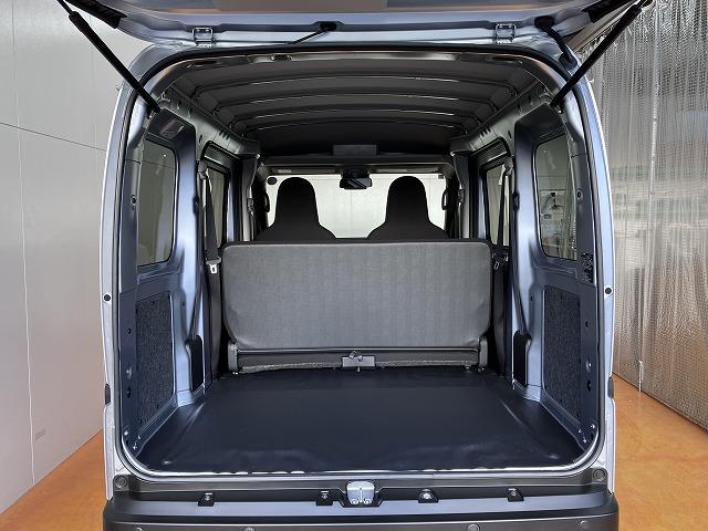 ハイゼットカーゴ ＤＸ　サポカーＳワイド適合　ラジオ　エアコン　アクセサリーソケット　コーナーセンサー　アイドリングストップ　光軸調整ダイヤル　横滑り防止機能　誤発進抑制機能　パワーウインドウ　キーレス（10枚目）