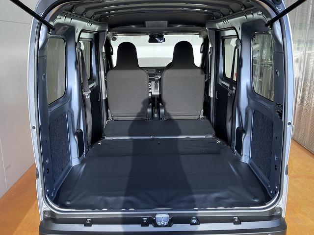 ハイゼットカーゴ ＤＸ　サポカーＳワイド適合　ラジオ　エアコン　アクセサリーソケット　コーナーセンサー　アイドリングストップ　光軸調整ダイヤル　横滑り防止機能　誤発進抑制機能　パワーウインドウ　キーレス（11枚目）