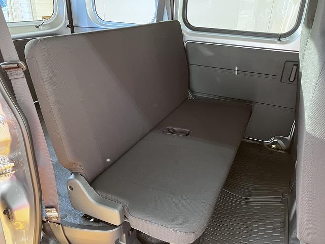 ハイゼットカーゴ ＤＸ　サポカーＳワイド適合　ラジオ　エアコン　アクセサリーソケット　コーナーセンサー　アイドリングストップ　光軸調整ダイヤル　横滑り防止機能　誤発進抑制機能　パワーウインドウ　キーレス（19枚目）