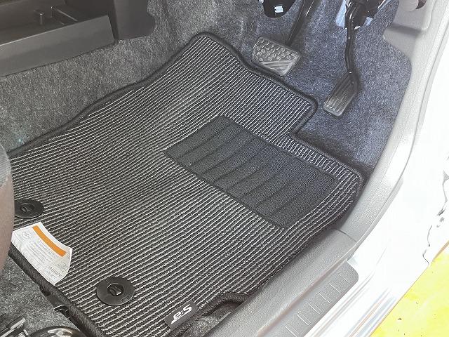 ミライース Ｘ　ＳＡＩＩＩ　サポカーＳワイド適合　エアコン　Ｂカメラ　コーナーセンサー　光軸調整ダイヤル　オートハイビーム　アイドリングストップ　横滑り防止機能　誤発進抑制機能　電動格納ミラー　パワーウインドウ　キーレス（19枚目）