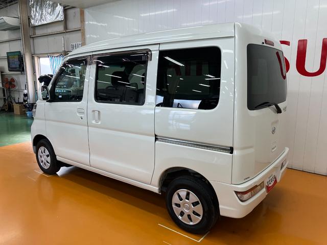 ハイゼットカーゴ クルーズターボＳＡＩＩＩ　サポカーＳワイド適合　両側スライドドア　オーディオ　エアコン　アイドリングストップ　光軸調整ダイヤル　オートハイビーム　横滑り防止機能　誤発進抑制機能　電動格納ミラー　パワーウインドウ　キーレス（6枚目）
