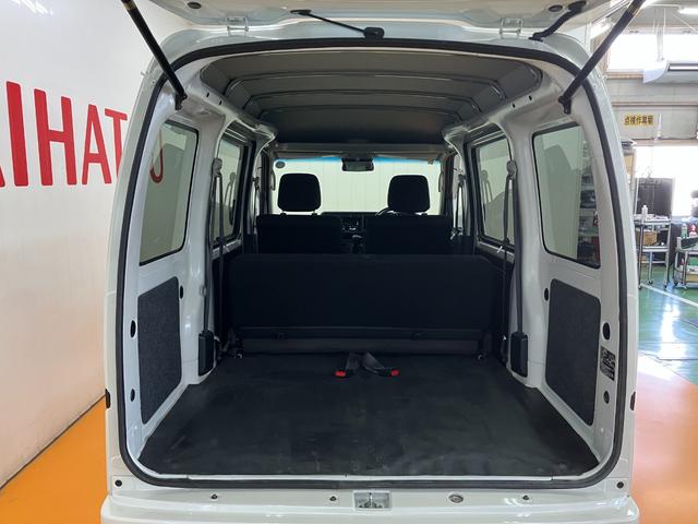 ハイゼットカーゴ クルーズターボＳＡＩＩＩ　サポカーＳワイド適合　両側スライドドア　オーディオ　エアコン　アイドリングストップ　光軸調整ダイヤル　オートハイビーム　横滑り防止機能　誤発進抑制機能　電動格納ミラー　パワーウインドウ　キーレス（10枚目）