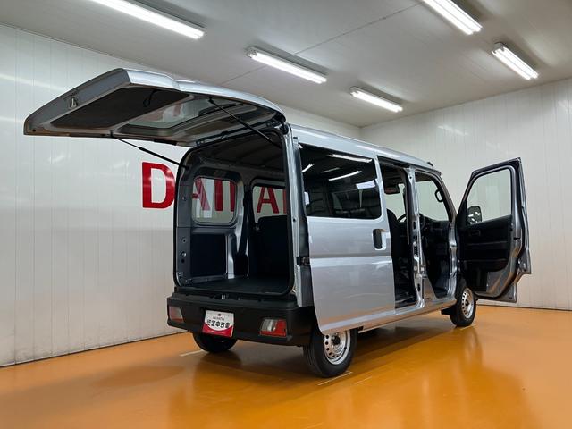 ハイゼットカーゴ DX サポカーSワイド適合 ラジオ エアコン アクセサリーソケット コーナーセンサー アイドリングストップ 光軸調整ダイヤル 横滑り防止機能 誤発進抑制機能 パワーウインドウ キーレス(9枚目)