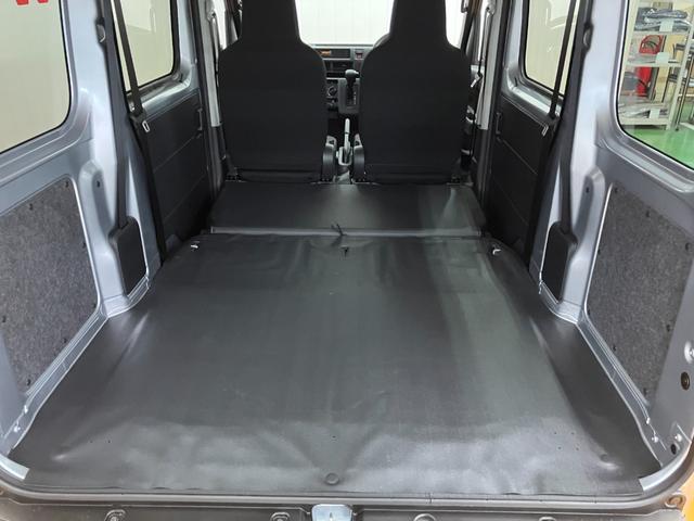 ハイゼットカーゴ DX サポカーSワイド適合 ラジオ エアコン アクセサリーソケット コーナーセンサー アイドリングストップ 光軸調整ダイヤル 横滑り防止機能 誤発進抑制機能 パワーウインドウ キーレス(11枚目)