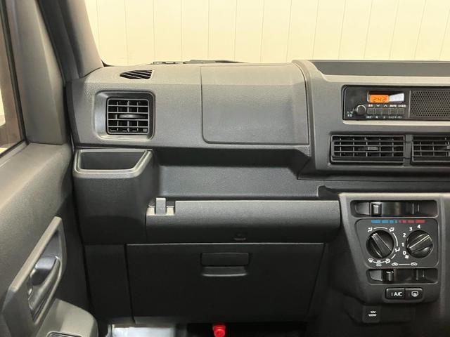 ハイゼットカーゴ DX サポカーSワイド適合 ラジオ エアコン アクセサリーソケット コーナーセンサー アイドリングストップ 光軸調整ダイヤル 横滑り防止機能 誤発進抑制機能 パワーウインドウ キーレス(12枚目)