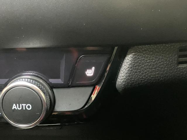 フィット ｅ：ＨＥＶリュクス　ハイブリッド　衝突被害軽減ブレーキシステム　ドラレコ　全周囲カメラ　ステアリングヒーター　ワイヤレス充電器　シートヒーター　全車速追従機能付ＡＣＣ　電動パーキングブレーキ　ＵＳＢ接続端子（23枚目）